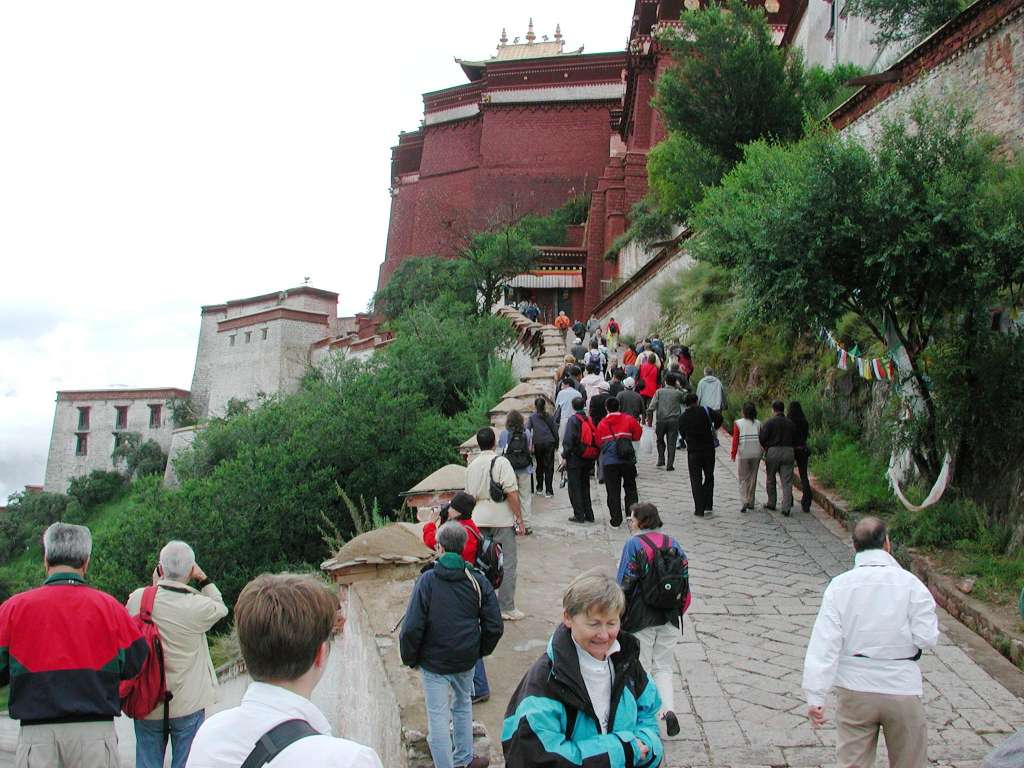 07_people_walking_up_potala_hill