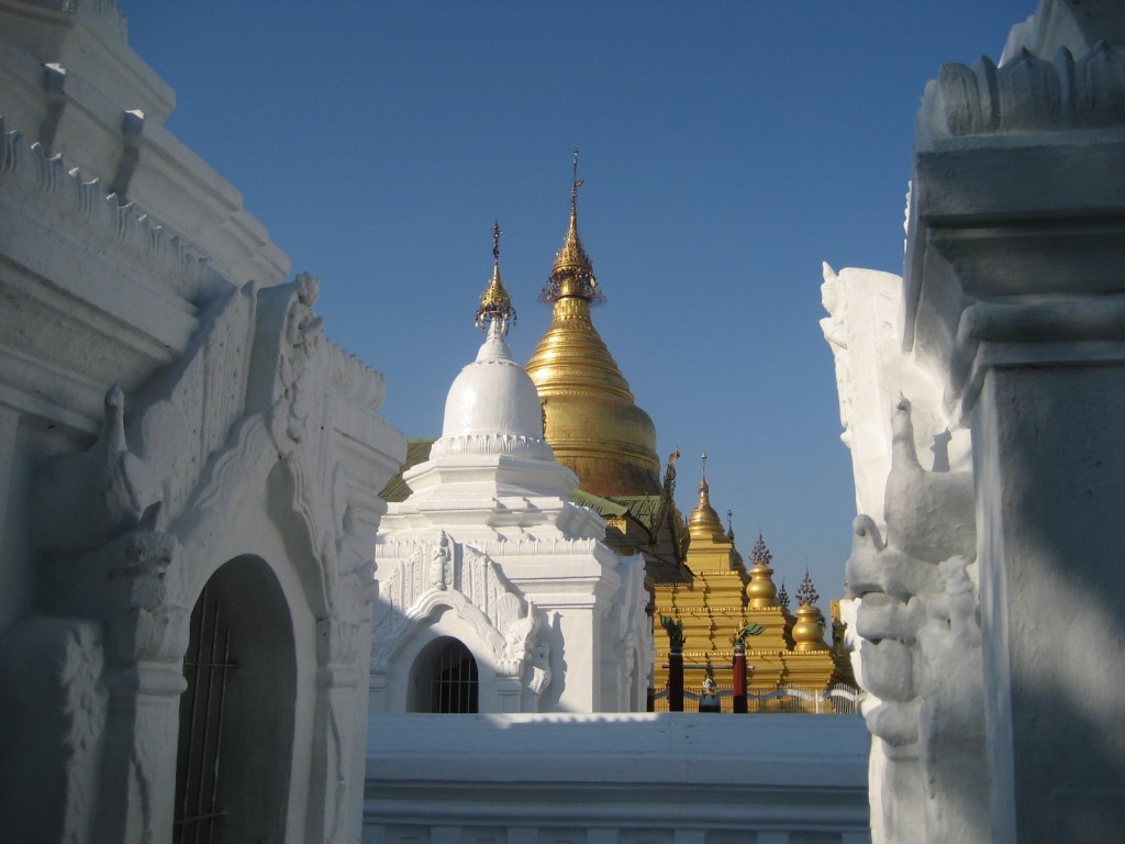 kuthodaw-myanmar-birmania-burma-pagoda