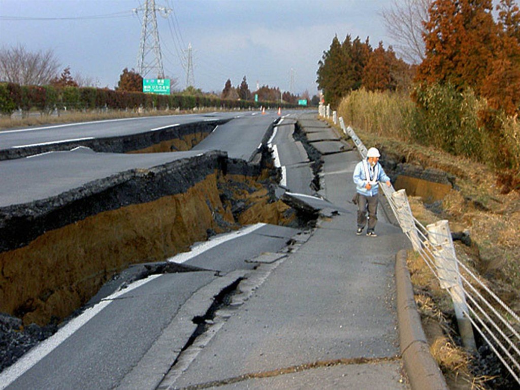 terremoto japon 11 3 2011 marzo joban carretera autopista